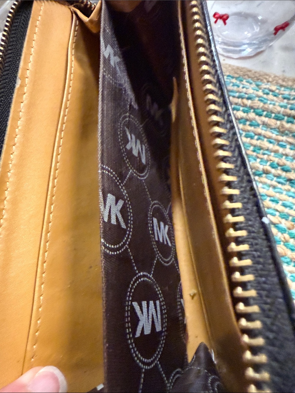 Michael Kors Black Patent Wallet with Gold Plaque - Picture 4 of 6